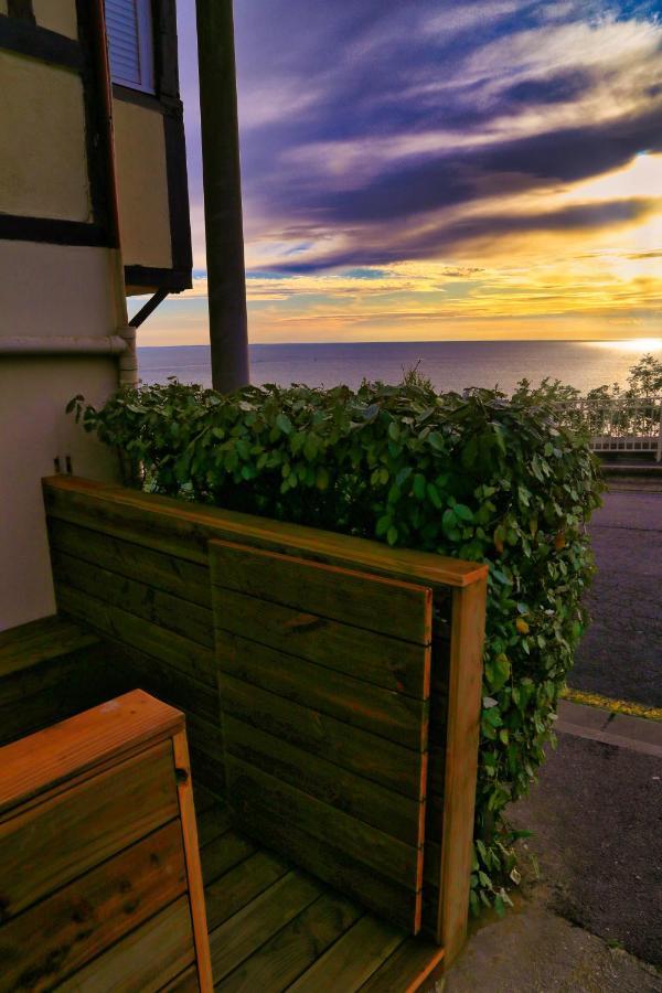 Appartement Face Mer Avec Terrasse Et Parking Trouville-sur-Mer Luaran gambar