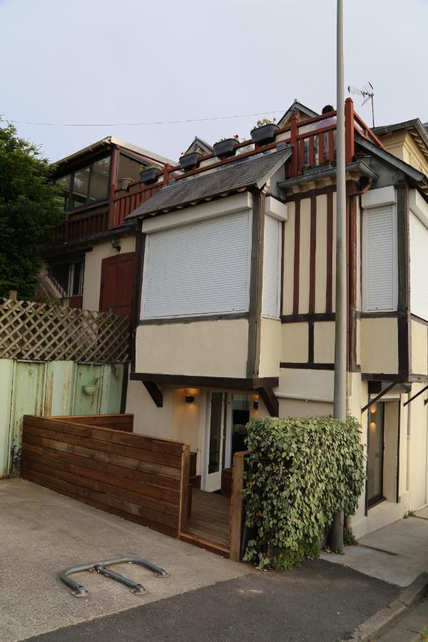Appartement Face Mer Avec Terrasse Et Parking Trouville-sur-Mer Luaran gambar